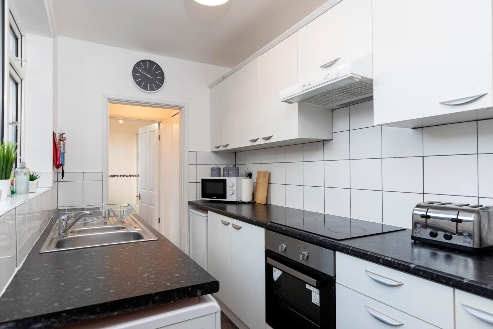 Quiet And Comfy House With 2 Bedrooms And 2 Bathrooms Super Fast Wifi And Crisp Hotel Standard White Linen Hosted By Our Home Short Stays Darlington  Dış mekan fotoğraf